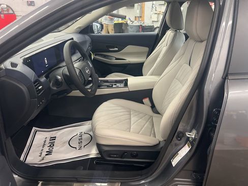 New 2026 Nissan Sentra SL w/ Floor Mat Package FWD image 25