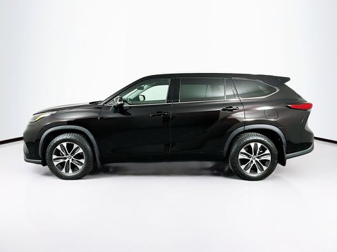 Used 2022 Toyota Highlander XLE image 4