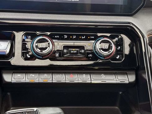 Used 2024 GMC Sierra 1500 AT4 w/ Technology Package AWD/4WD image 26