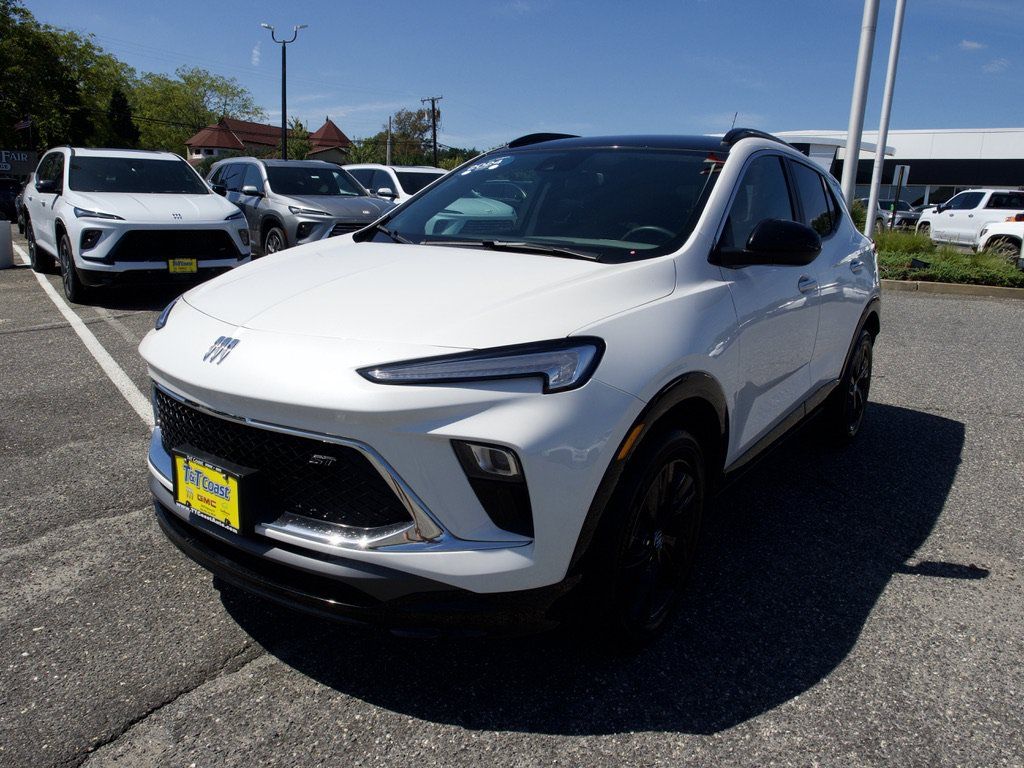 Certified 2024 Buick Encore GX Sport Touring w/ Comfort Package AWD/4WD image 1