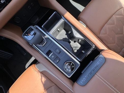 New 2026 Nissan Pathfinder Platinum AWD/4WD image 25