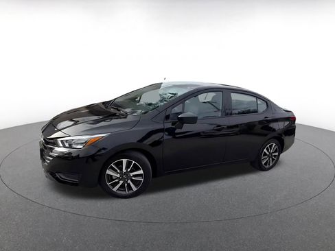 Used 2025 Nissan Versa SV image 8