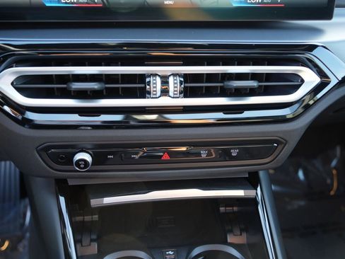 Used 2024 BMW 230i xDrive Coupe image 18