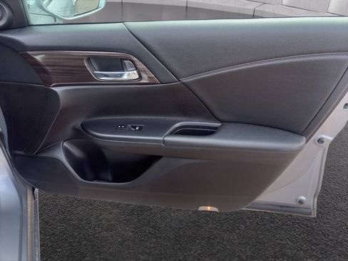 Used 2017 Honda Accord EX-L image 15
