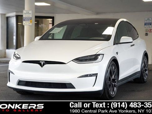 Used 2023 Tesla Model X Plaid image 39
