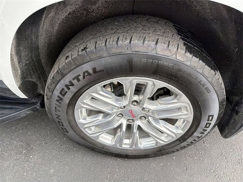 Used 2023 GMC Yukon SLT image 12