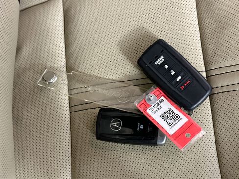 Used 2018 Acura MDX FWD w/ Advance Package image 33