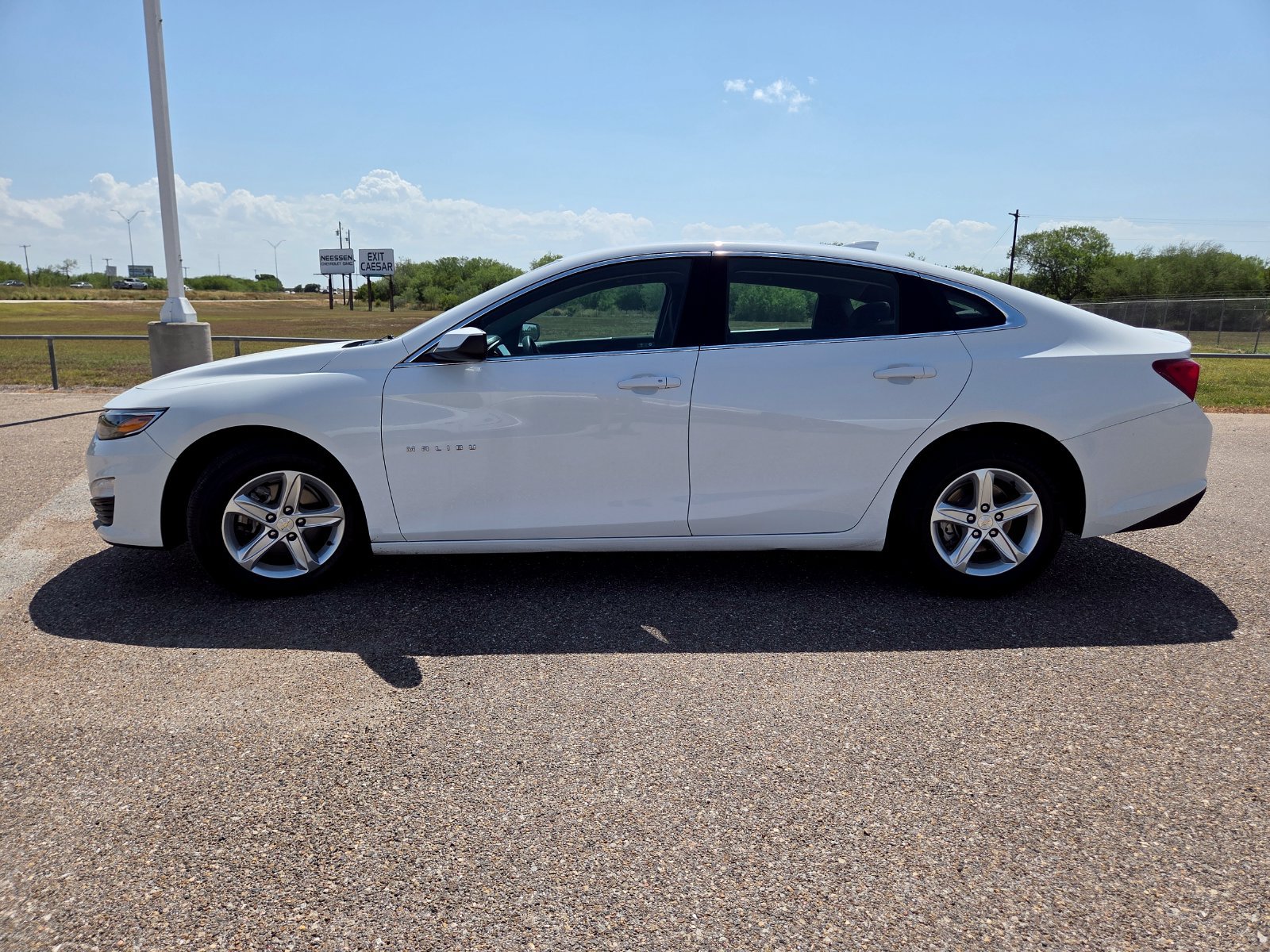 Used 2024 Chevrolet Malibu LT FWD image 5