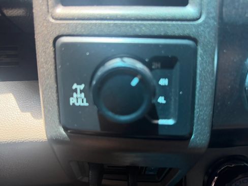 Used 2019 Ford F250 XL w/ Power Equipment Group AWD/4WD image 17