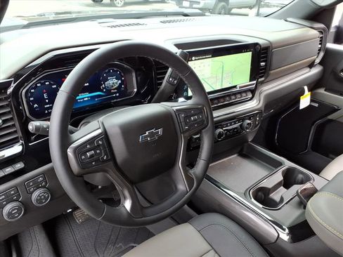 Used 2026 Chevrolet Silverado 2500 ZR2 w/ LPO, Dark Essentials Package image 17