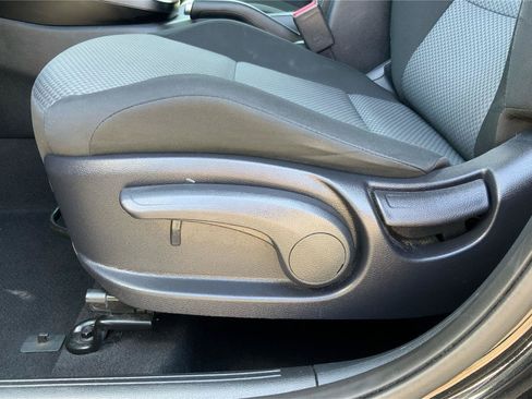 Used 2023 Kia Soul LX w/ Option Group 015 FWD image 17