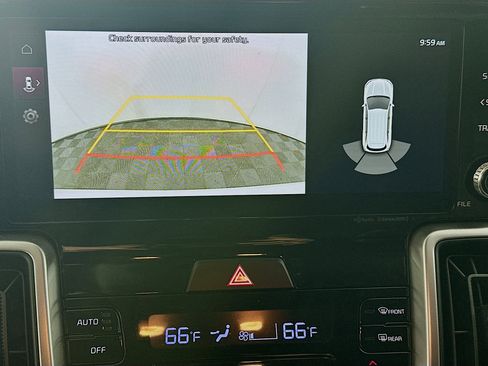 Used 2023 Kia Sorento S image 23