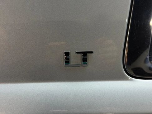 Used 2016 Chevrolet Suburban LT AWD/4WD image 11