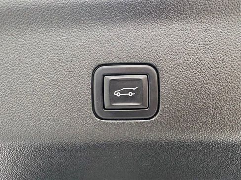 Used 2023 GMC Yukon AT4 image 40