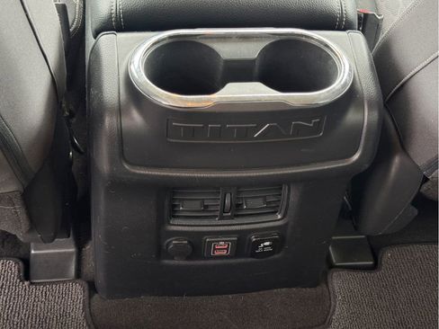Used 2020 Nissan Titan SV w/ SV Convenience Package image 13