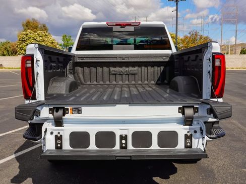 New 2026 GMC Sierra 2500 Denali w/ Denali Reserve Package AWD/4WD image 10