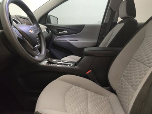 Used 2021 Chevrolet Equinox LS w/ LS Convenience Package FWD image 17