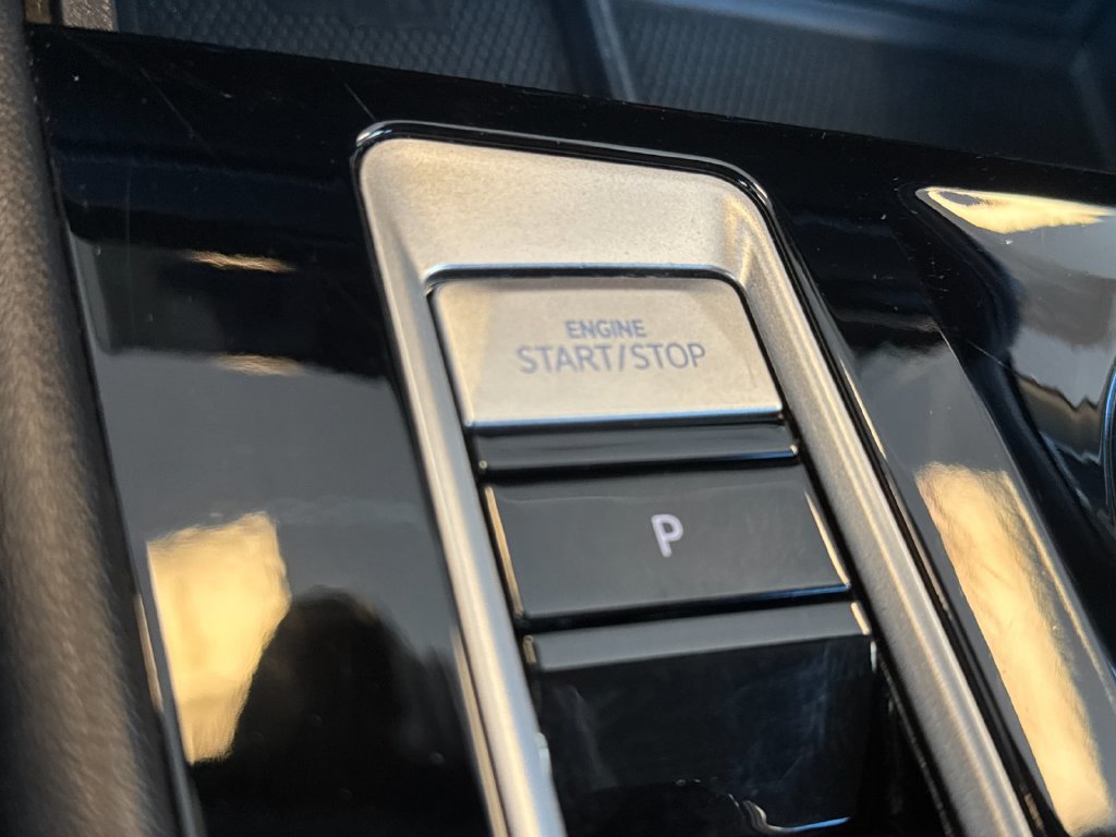 Used 2024 Volkswagen Atlas SE AWD/4WD image 28