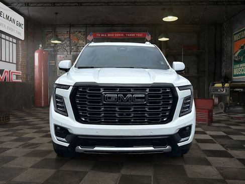Used 2026 GMC Yukon Denali Ultimate AWD/4WD image 2