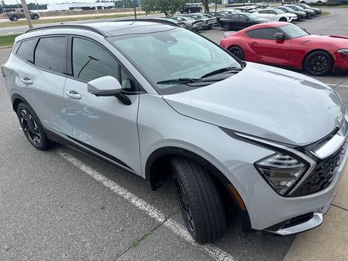 Certified 2024 Kia Sportage SX FWD image 3