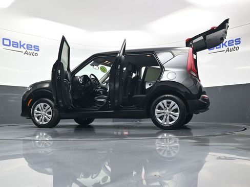 Certified 2022 Kia Soul LX image 57