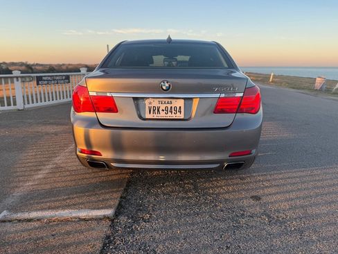 Used 2012 BMW 750Li xDrive image 4