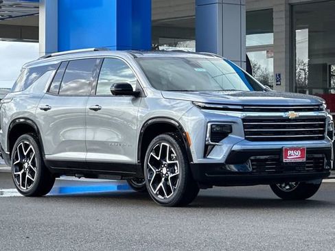 New 2026 Chevrolet Traverse High Country image 2