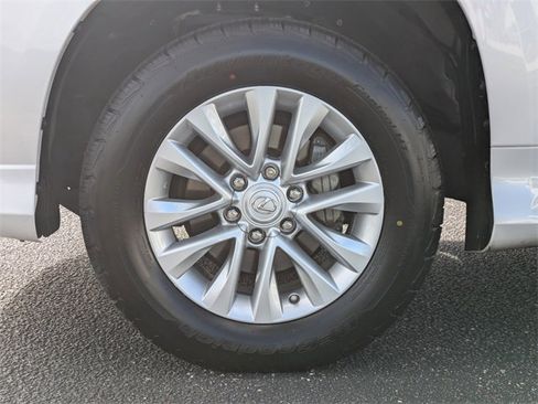 Used 2023 Lexus GX 460 Premium image 14