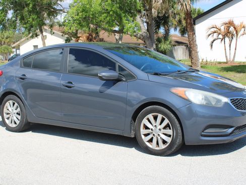 Used 2016 Kia Forte LX w/ LX Popular Plus Package image 9