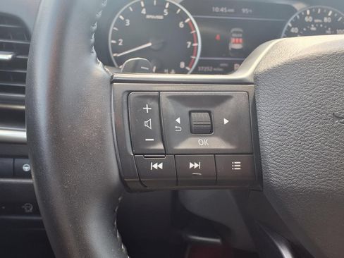 Used 2025 Nissan Rogue SV AWD/4WD image 15