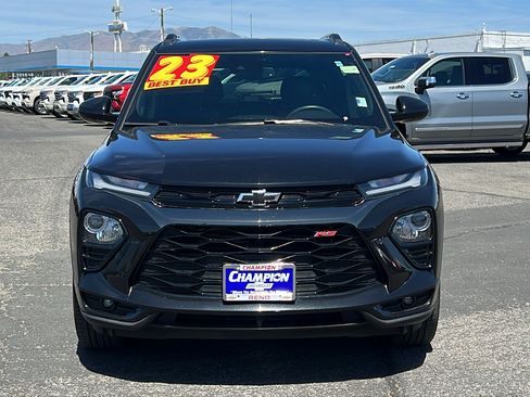 Used 2023 Chevrolet TrailBlazer RS w/ Sun and Liftgate Package AWD/4WD image 2