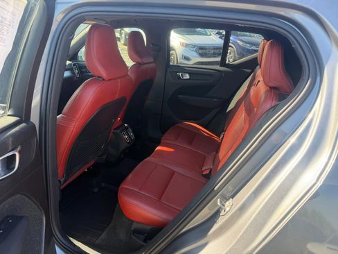 Used 2019 Volvo XC40 T5 Momentum AWD/4WD image 26