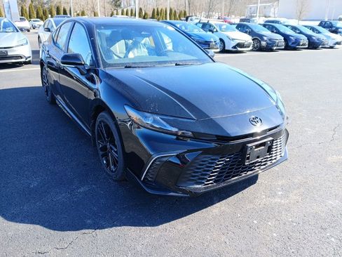 New 2026 Toyota Camry SE image 1