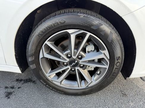 Certified 2024 Kia Forte LXS w/ LXS Technology Package image 35