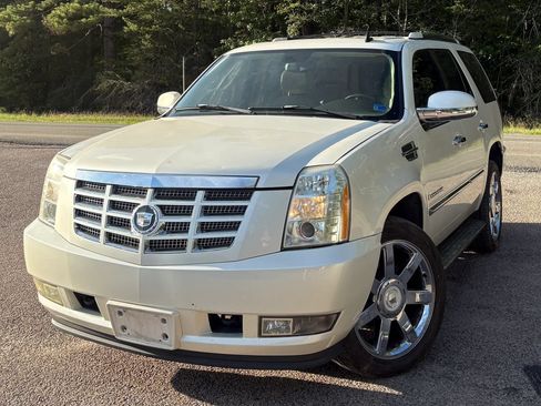 Used 2007 Cadillac Escalade AWD w/ Information Package image 41