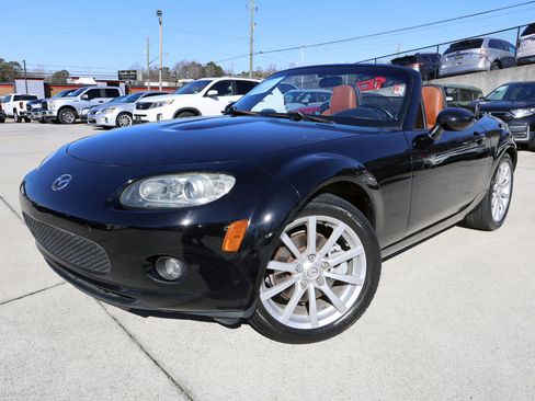 Used 2006 MAZDA MX-5 Miata Grand Touring w/ Suspension Pkg image 2