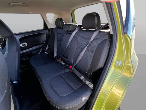 Used 2016 Kia Soul + image 24