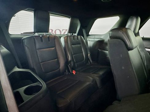 Used 2016 Ford Explorer XLT w/ Equipment Group 202A image 31