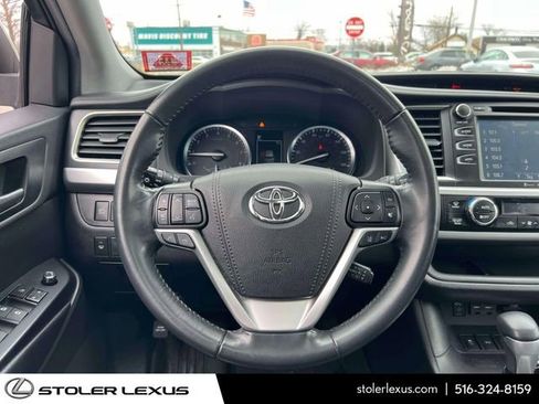 Used 2019 Toyota Highlander SE image 19