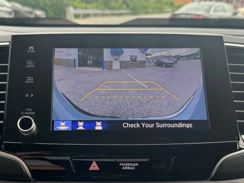 Used 2023 Honda Ridgeline Sport image 32