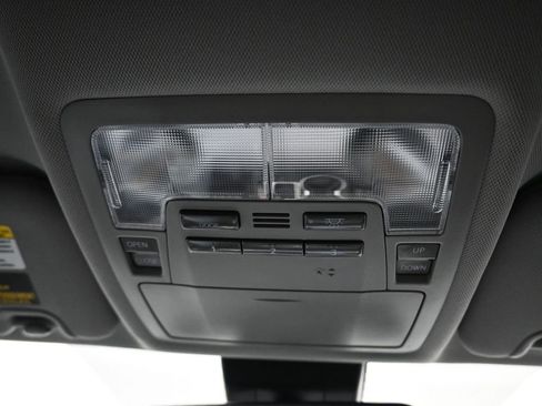 Used 2019 Toyota Highlander XLE image 26