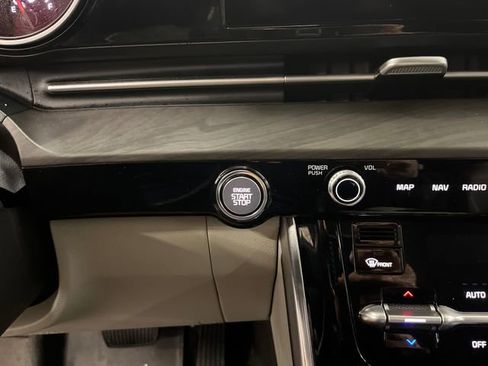 Certified 2022 Kia Carnival SX image 18