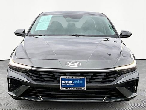 Certified 2024 Hyundai Elantra SE image 3