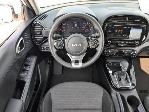 Used 2022 Kia Soul S FWD image 14