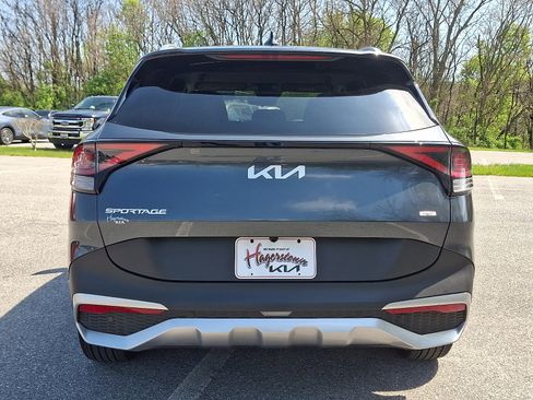 Used 2025 Kia Sportage EX image 5