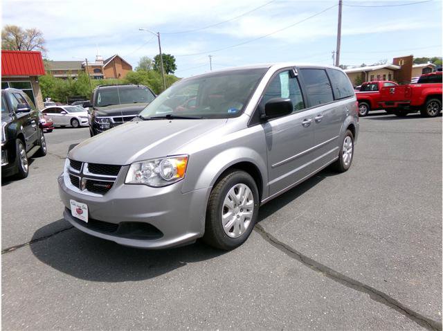 Used 2017 Dodge Grand Caravan SE FWD image 1