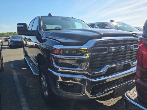 Used 2025 RAM 2500 Big Horn AWD/4WD image 6