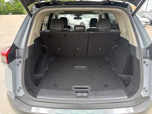 Used 2021 Nissan Rogue SL FWD image 12