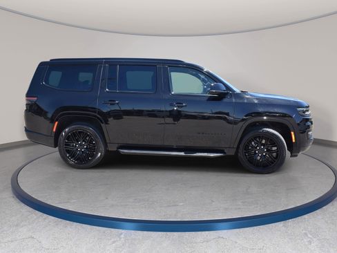 Used 2024 Jeep Wagoneer Series II AWD/4WD image 6