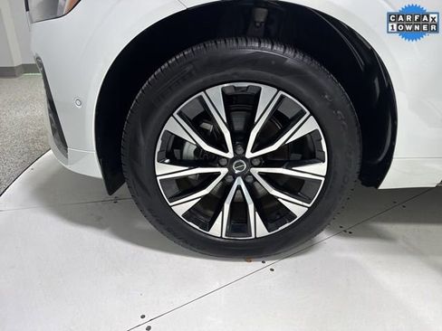 Used 2025 Volvo XC60 B5 Plus image 7